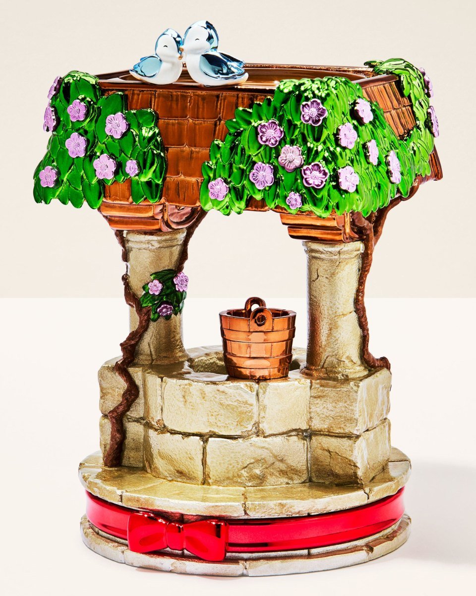 Bath & Body Works Disney Princess Snow White Pedestal 3-Wick Candle Holder – original in Egypt