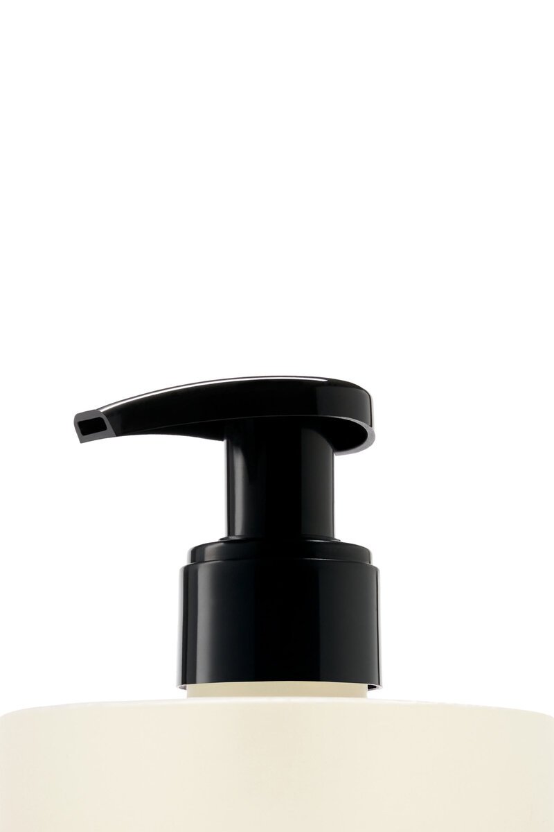Byredo Gypsy Water Gel Douche Body Wash 450ml bottle – view 2