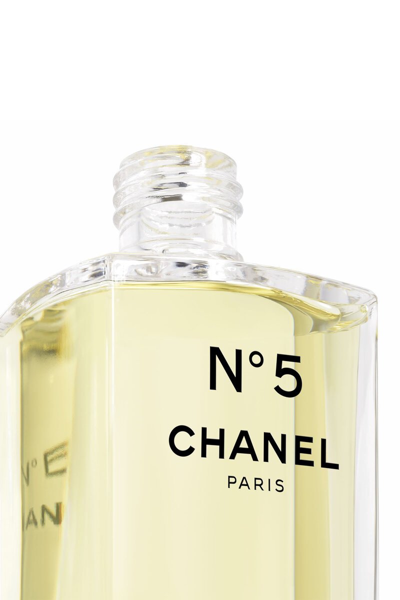 CHANEL N°5 The Body Oil 250ml glass bottle – view 3