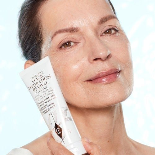 Charlotte Tilbury Magic Hydration Revival Cleanser 120ml – view 2