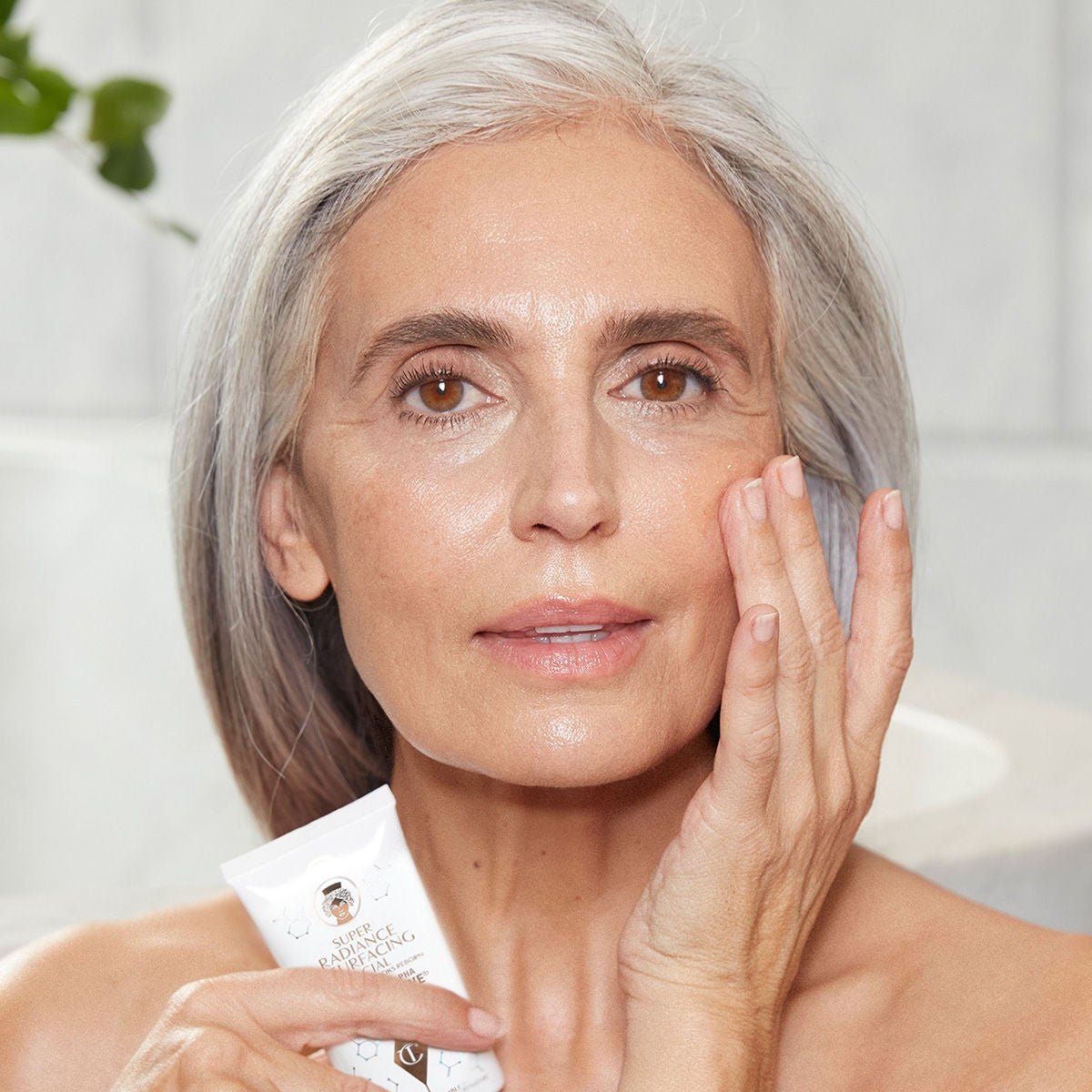 Charlotte Tilbury Super Radiance Resurfacing Facial 50ml – view 3