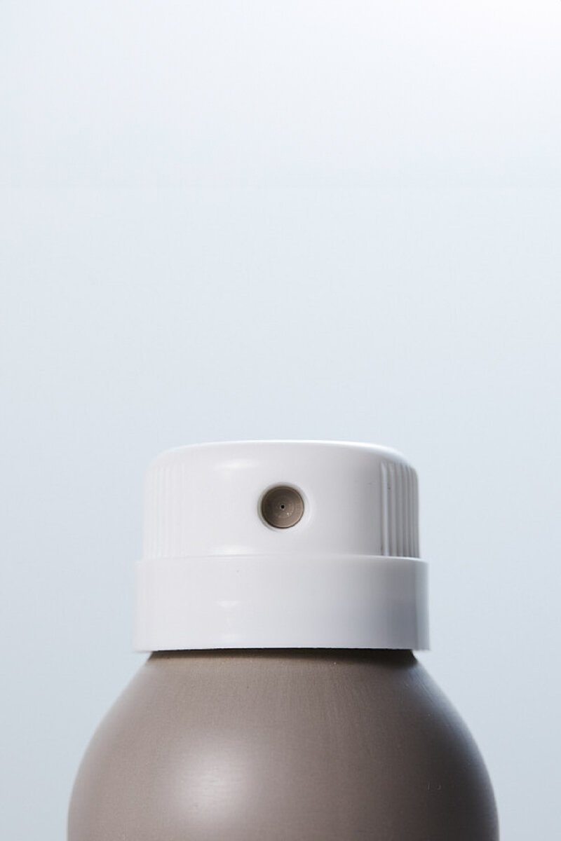 Living Proof No Frizz Instant De-Frizzer 191ml dry conditioning spray bottle – view 3