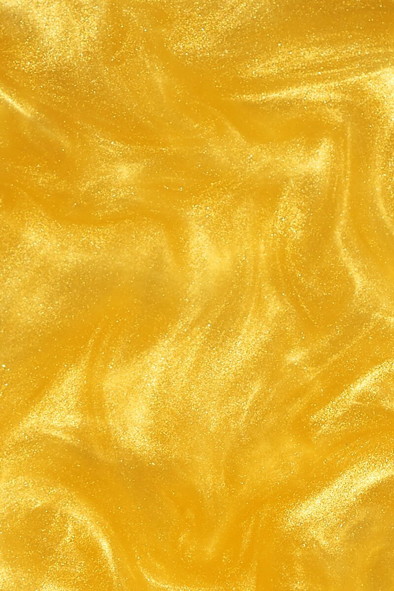 Miriam Quevedo Sublime Gold Ultra-Brilliant Mist 150ml spray bottle – view 3