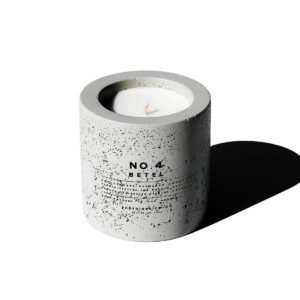 Photo/Genics + Co No.4 Betel Concrete Candle 255g bottle – original cypress, tobacco and darjeeling tea in Egypt